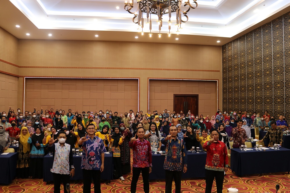akhir-tahun-balai-guru-penggerak-kalimantan-tengah-menggelar-kegiatan-refleksi-komunitas-belajar-dan-narasumber-berbagi-praktik-baik-serta-pembekalan-narasumber-berbagi-praktik-baik